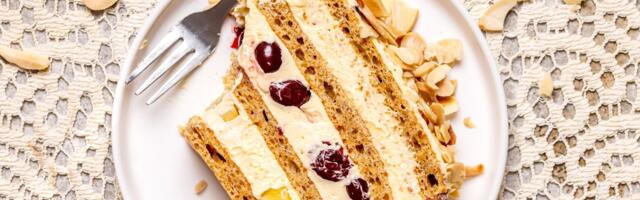 Ova posna torta skida "Manastirku" sa vrha liste za Nikoljdan: Sve domaćice je spremaju po ovom receptu