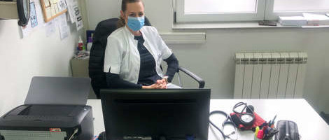 Dr. Mrkajić: Jedni se bore da udahnu, a drugi još hodaju bez maski