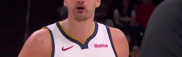 Jokić pobesneo na ženu usred meča, okrenuo se ka njoj posle sumnjive odluke i svašta joj rekao