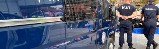 Neverovatno! Mladić (20) krio drogu na ovom mestu: Policija upala u dvorište kod Novog Bečeja, nađena 52 paketa narkotika