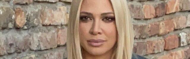 Milica Todorović batalila PEVANJE, sad prelazi u STARLETE? Pevačica na Instagramu samo kači slike ZADNJICE, plaža se usijala od njenih poza! (FOTO)