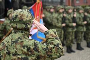 Вучић и Вучевић честитали  Дан копнене војске