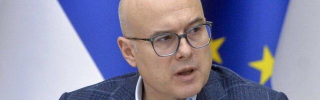 SRBIJA NEĆE STATI! Autorski tekst predsednika Vlade Srbije za novogodišnji trobroj Srpskog telegrafa: SPREMNI DA ĆUTKE ISTRPIMO I MUDRO ISTRAJEMO