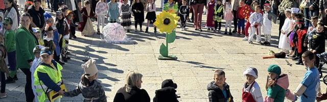 Tradicionalni maskenbal  na Trgu partizana (VIDEO)