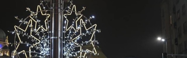 EVO JE! Stigla Vesićeva zakasnela novogodišnja rasveta