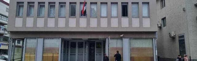 Trojici Leskovčana pritvor zbog napada na policajca – jedan još u bekstvu