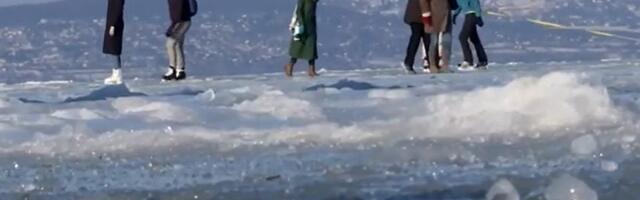 VIDEO Zaledio se Balaton: Jezero pretvoreno u klizalište
