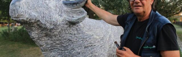 Od Iskona nema tvrđeg bika u Srbiji! Čuva ulaz u rezervat prirode, bukvalo je neuništiv