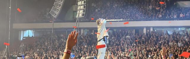 SPENS RASPRODAT DO POSLEDNJEG MESTA: Euforija publike na prvom velikom koncertu Jakova Jozinovića u Srbiji