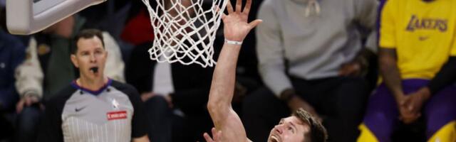 Dončić ubacio 100 poena za 24 sata: Sav bes iskalio na teren i postao najopasniji igrač NBA lige pred plej-of!