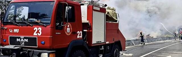 Snažno nevreme u Dalmaciji: Udari gromova izazvali požare, vatrogasci na terenu