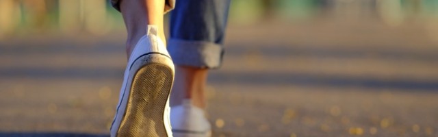 Šta način na koji jedete, hodate i pozirate govori o vama?