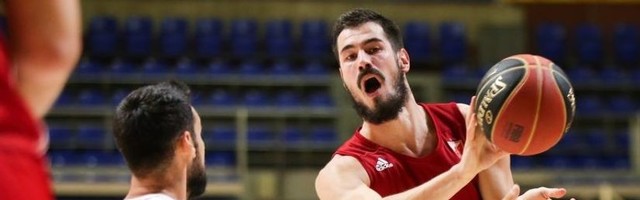 Još jedna ubedljiva pobeda crveno-belih, Kuzmić najefikasniji, Kalinić punio tri statističke kolone