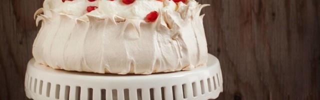 Pavlova torta je nastala u čast slavne balerine, a priča o tome je otmenija od ovog deserta